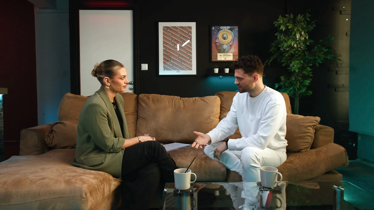 Vasilis Eliades: "Mou Eleipsa" (Full Interview) w/Jo Koutsokostas